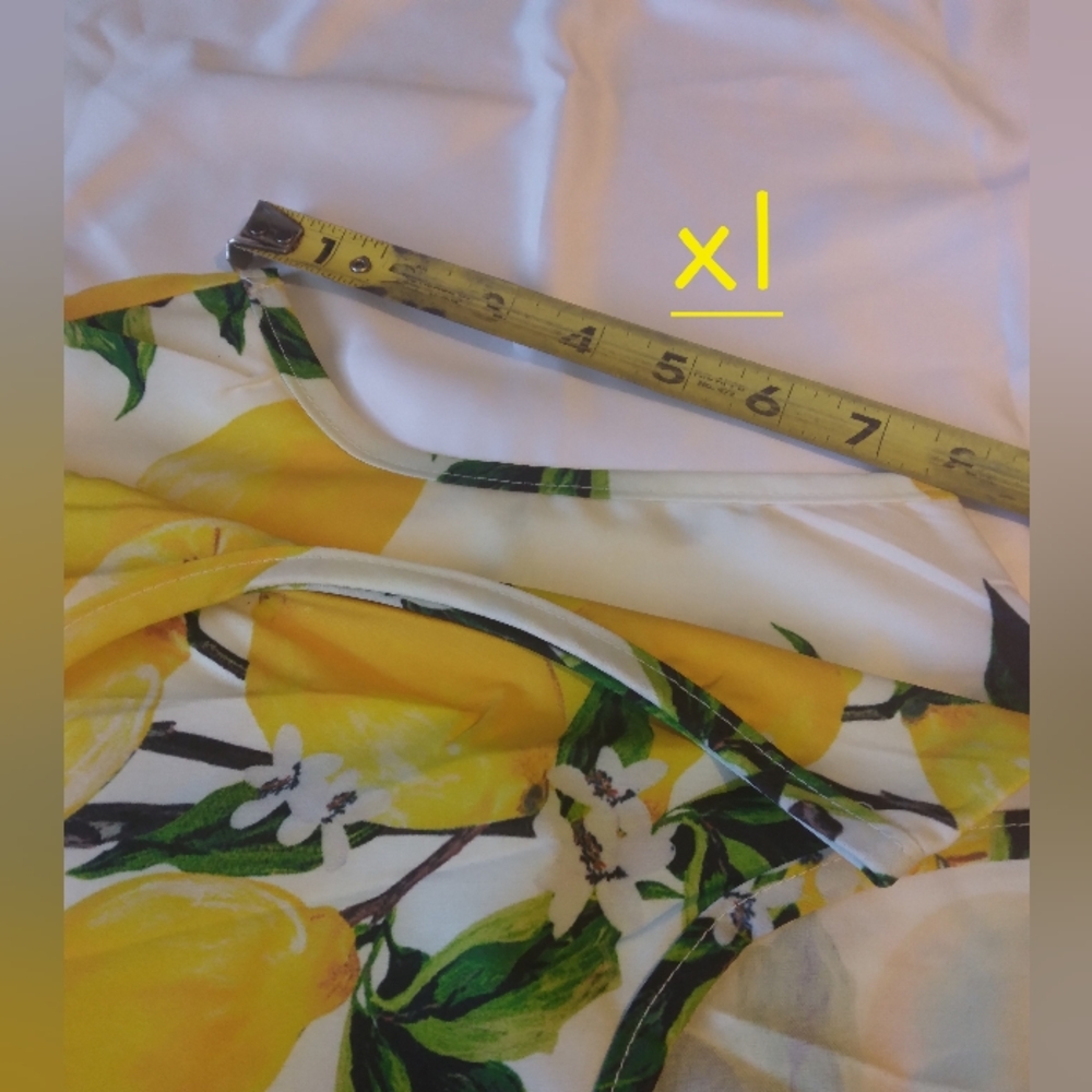 Lemon dress in white - Picture 7 of 9